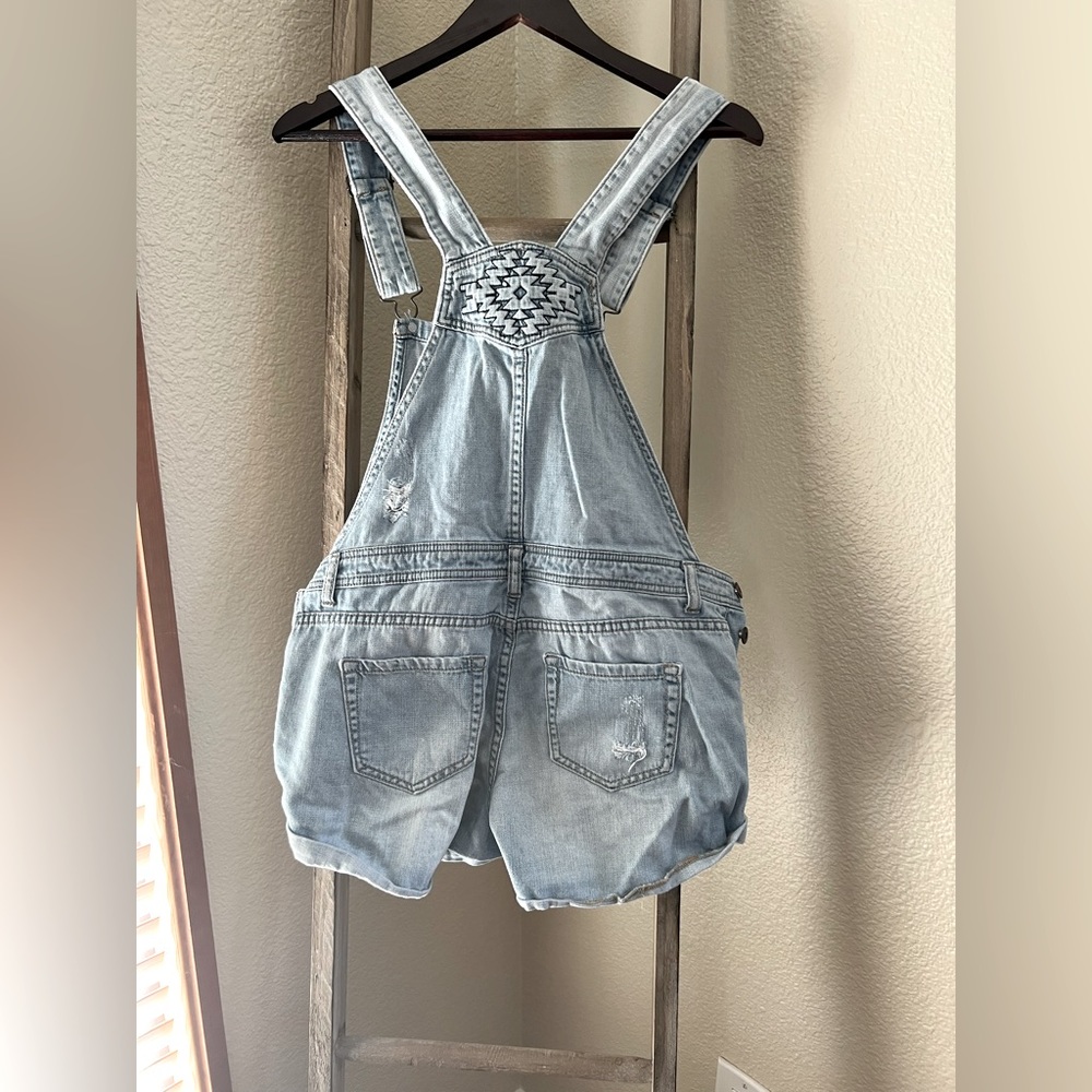 Forever 21 short overalls size 28